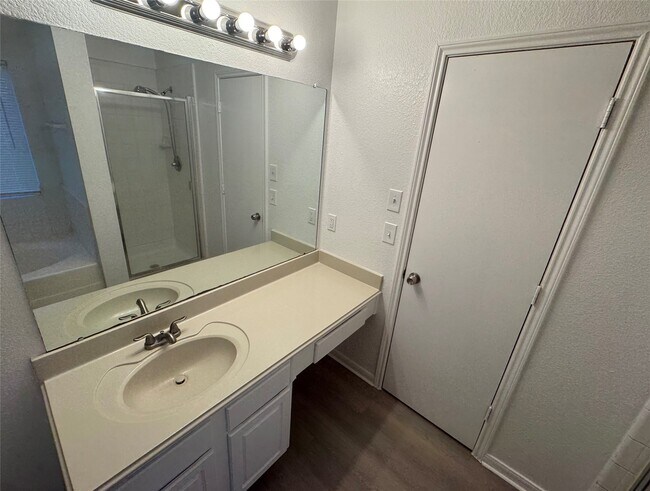 Building Photo - 13126 Bentcrest Ct