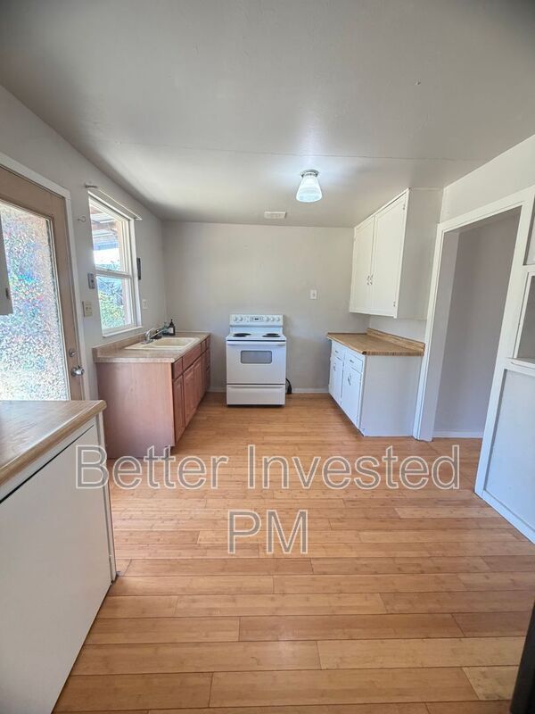 Building Photo - 3851 Eastside Calpella Rd