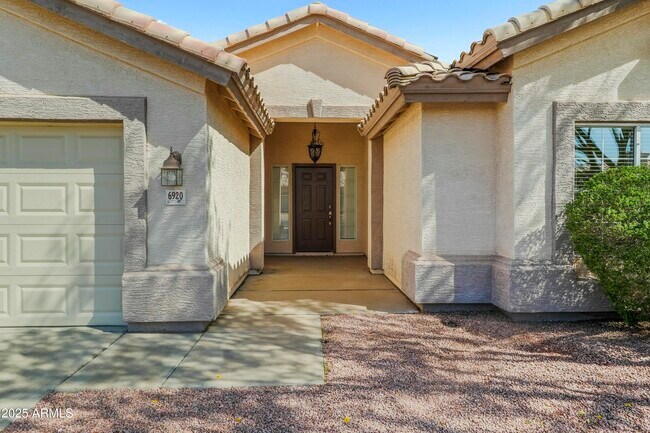 Building Photo - 6920 W Via Montoya Dr