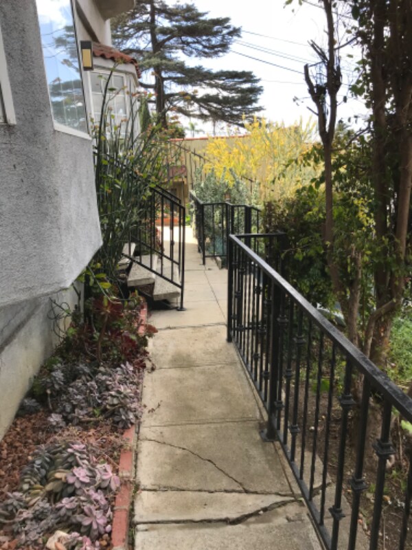 Building Photo - 1072 Laguna Ave
