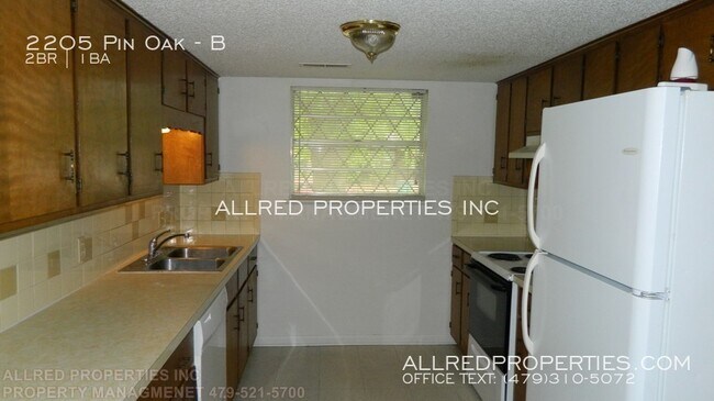 Building Photo - Springdale Duplex Available Now!