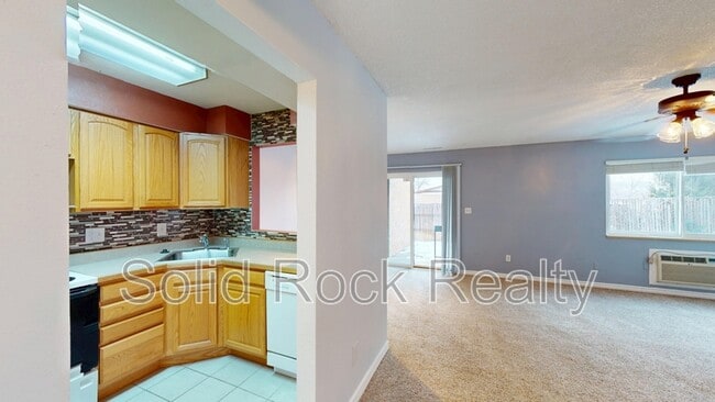 Building Photo - 1708 Sawyer Way