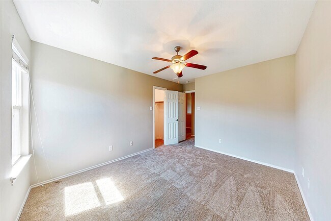 Building Photo - 8915 Headstall Dr