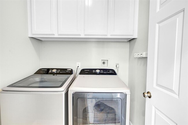 Building Photo - 66 N Thundercreek Pl