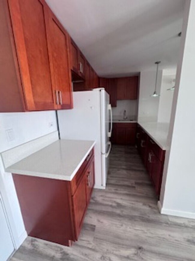 Building Photo - 1603