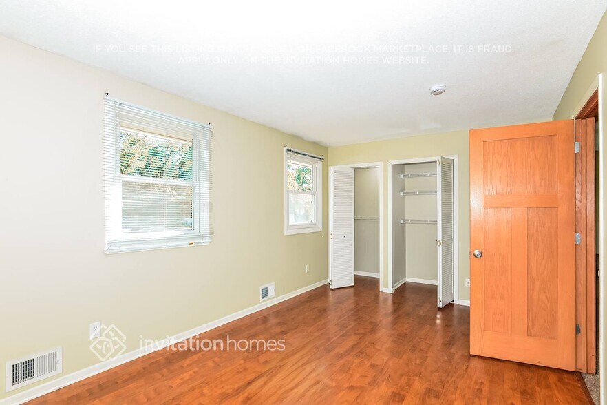 Building Photo - 707 S Shore Dr