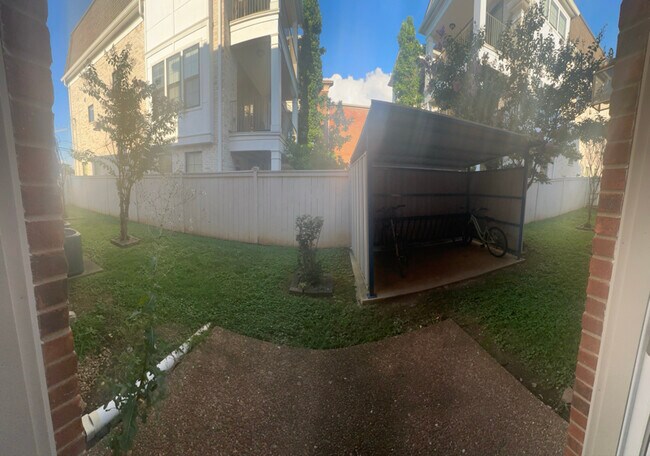 Building Photo - 2118 Acklen Ave
