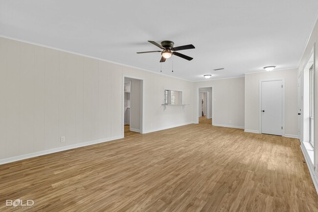 Building Photo - 6119 Bradford Dr