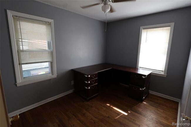 Building Photo - 27226 Lawnwood St