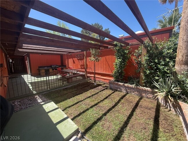 Building Photo - 5533 Wheatfield Dr
