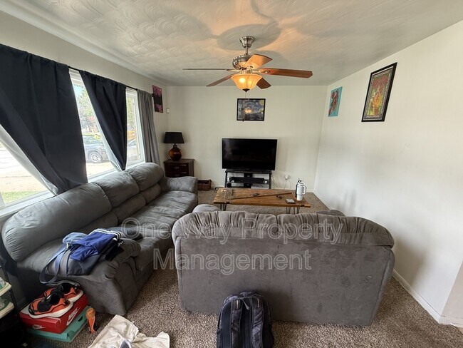 Building Photo - 500 26th Ave Ct