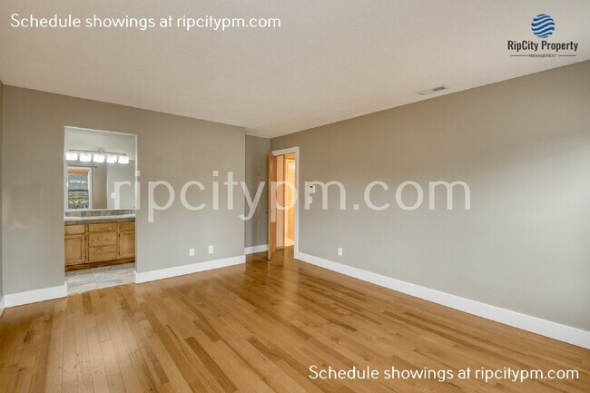 Building Photo - Beautiful 4 Bed/2.5 Bath Home in Tualatin!
