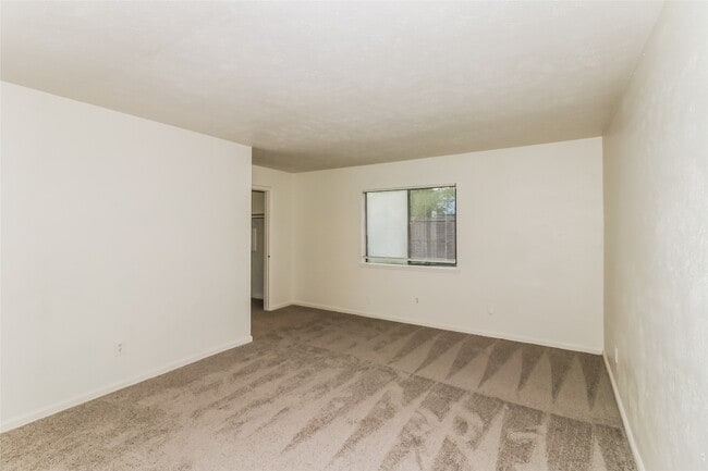 Building Photo - 16814 Macleish Dr