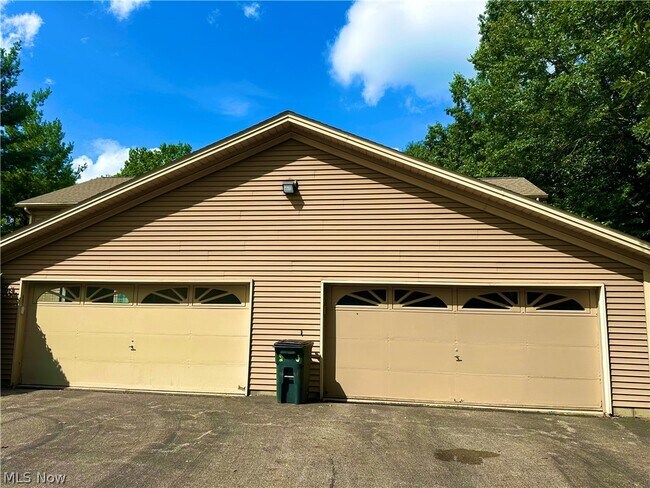 Building Photo - 1306 Fox Run Ct