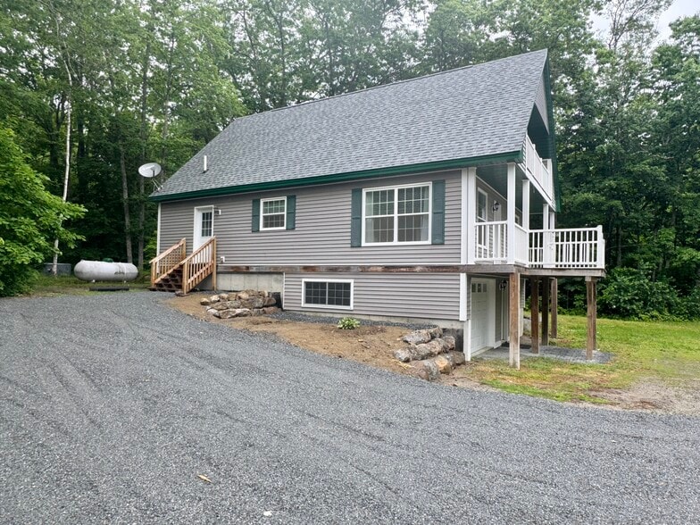 Building Photo - 246 Green Lake Rd