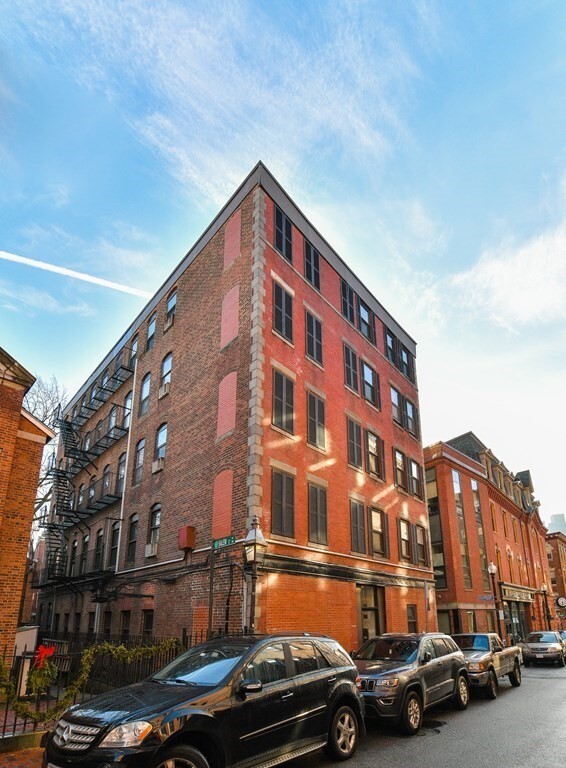 Building Photo - 181 Salem St