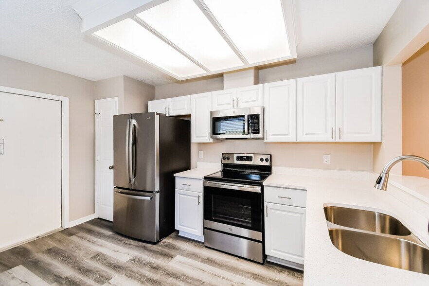 Building Photo - 4357 Lake Woodbourne Dr S