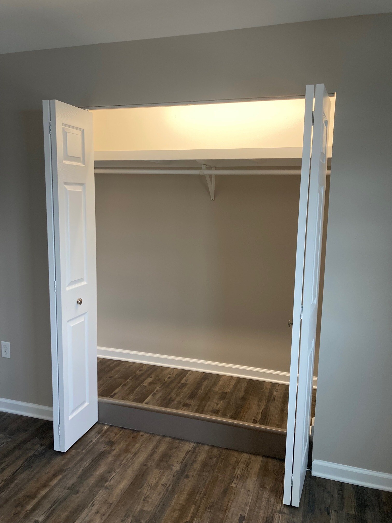 Closet - 1408 3rd Ave