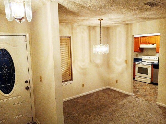 Building Photo - 6984 Huntington Woods Cir E
