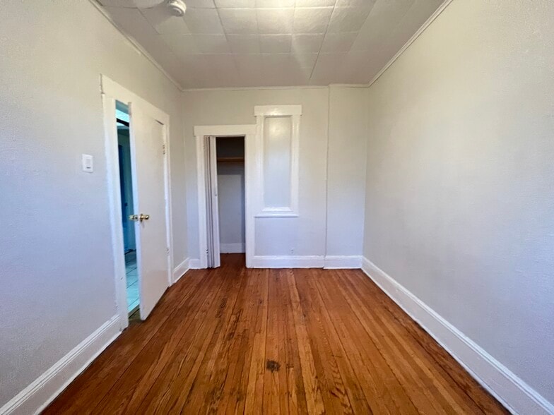 Building Photo - 122 Bergen Ave