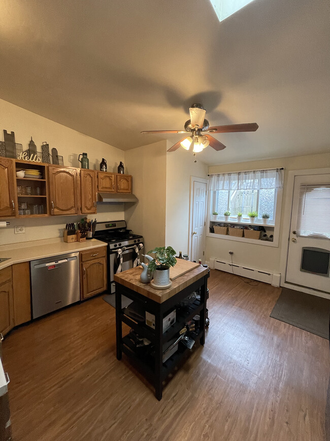 Kitchen - 143 Markle St