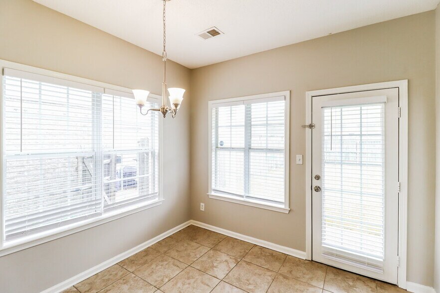 Building Photo - 9149 Chastain Pl
