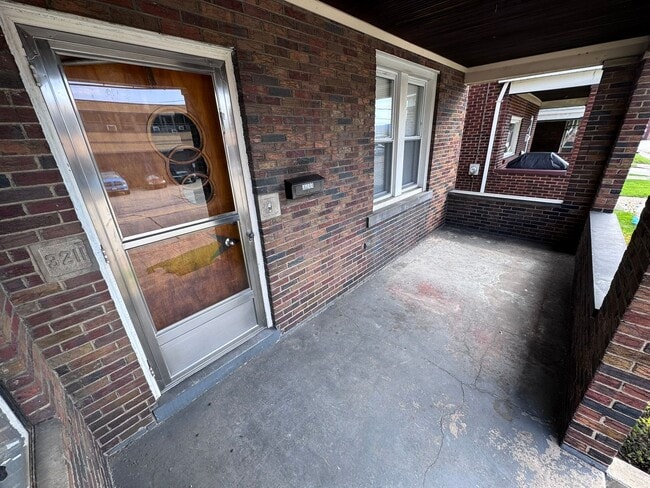 Building Photo - Gorgeous Fully Renovated 4-Bed 1-Bath House In Christy Park!!!