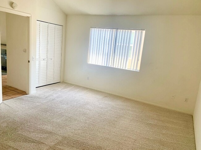 Building Photo - 3BD/3BA Townhome Available in Pacific Beach!