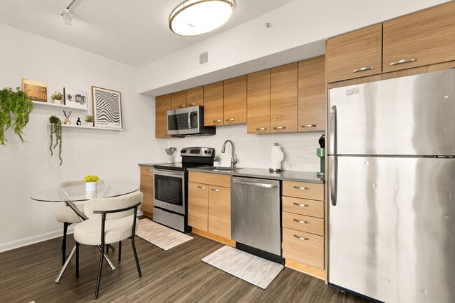 Building Photo - 1548 Spring Hill Rd