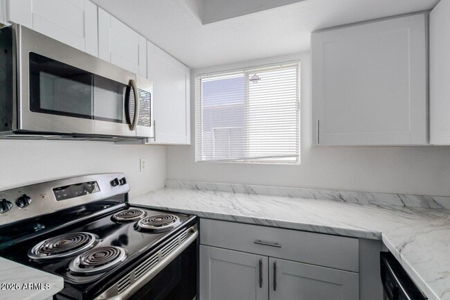 Building Photo - 6629 N 27th Ave