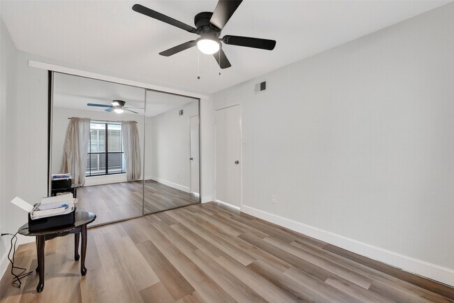 Building Photo - 3200 S Gessner Rd