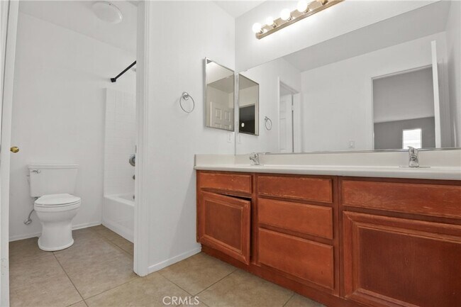 Building Photo - 12209 Saxon Dr