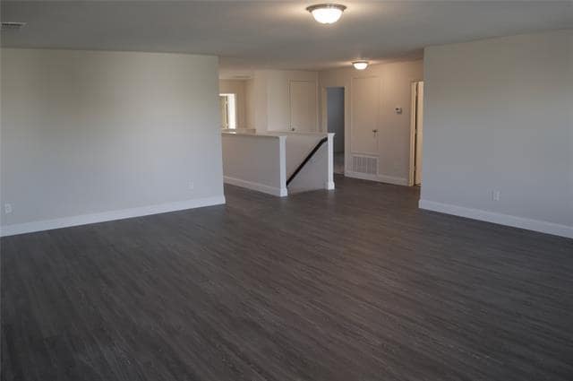 Building Photo - 3804 Oceanview Dr