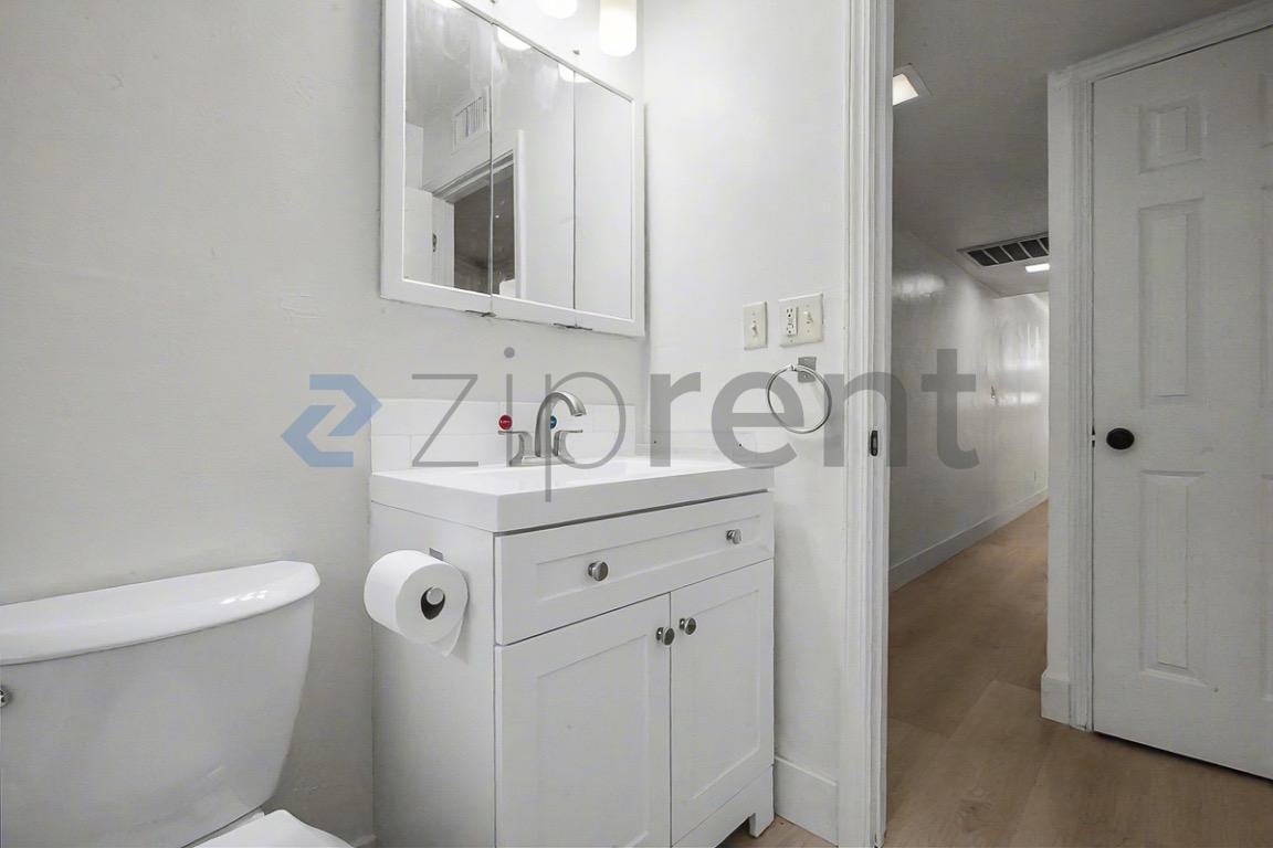 Building Photo - 2306 Ramon Dr