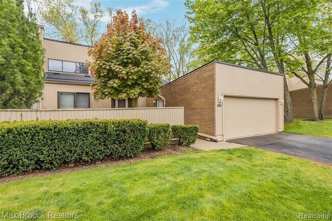 Building Photo - 7432 Azalea Ct
