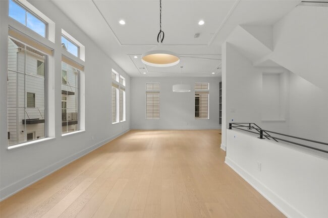 Building Photo - 1247 Peden St