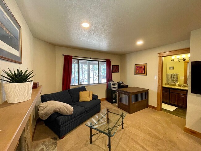 Building Photo - Beautiful Tri-Level Tahoe Tyrol 4 Bedroom ...