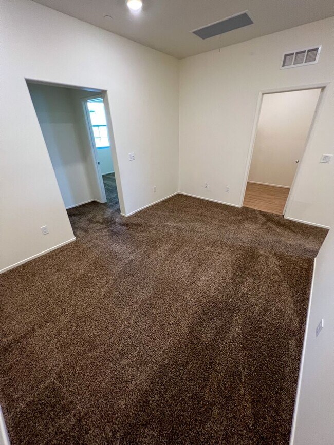 Building Photo - 2 bedroom Condo with a LOFT located in Menifee!