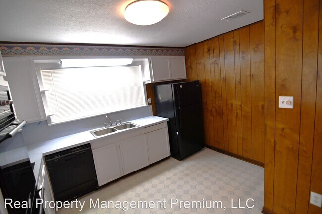 Building Photo - 3 br, 1.5 bath House - 505 Staring Lane