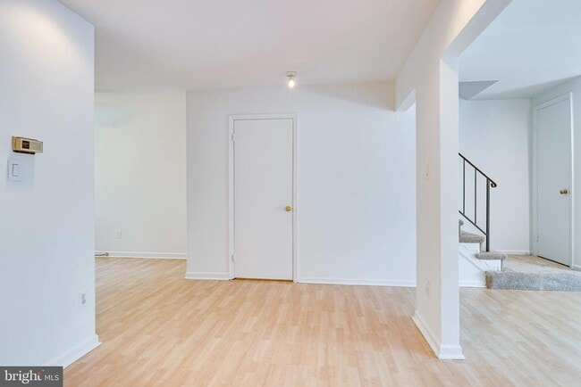 Building Photo - 9911 Whitewater Dr