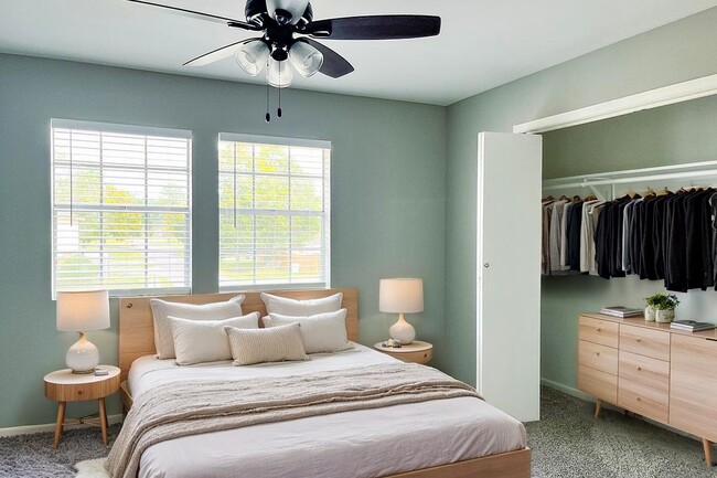 Building Photo - Lumberton on the Lake