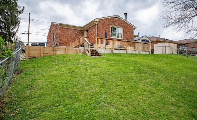 Building Photo - 3BR/2BA Home w/Finished Basement for Rent in Jtown!