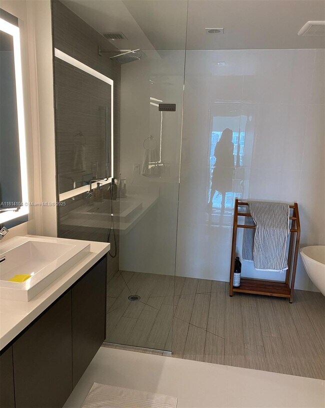 Building Photo - 330 Sunny Isles Blvd