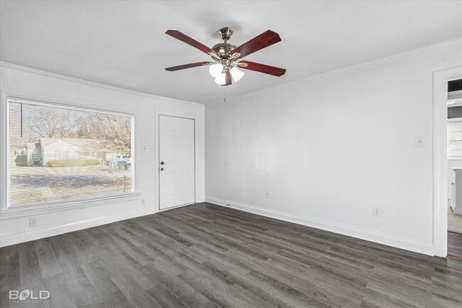 Building Photo - 2400 Broadway Dr