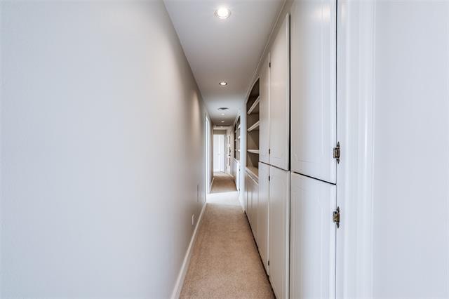 Building Photo - 6211 W Northwest Hwy