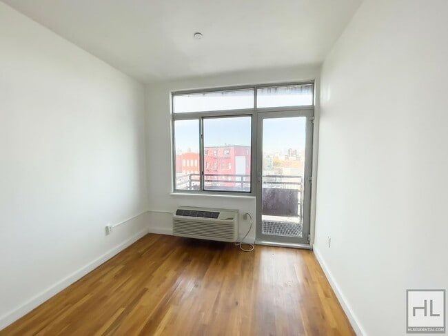 Building Photo - 184 Noll St