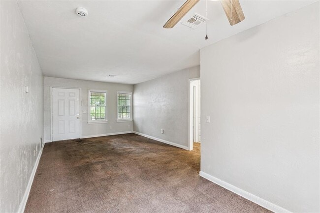 Building Photo - 306 W Mimosa Dr