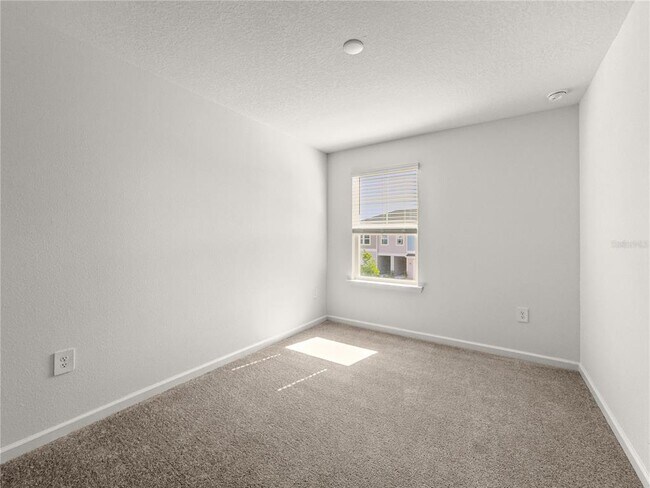 Building Photo - 3534 SE 37th Ct