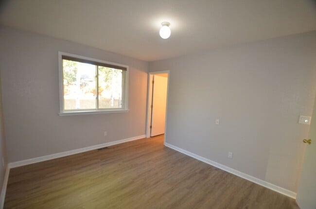 Building Photo - Fairplay home available Now- large fenced yard - Mountain views! Year lease!