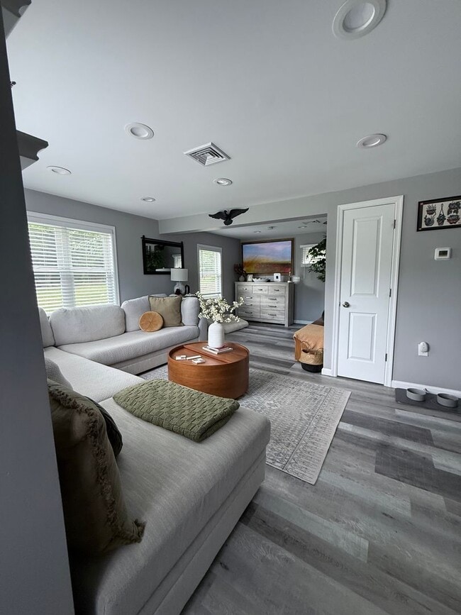 Building Photo - ? Charming Emmaus Home with Modern Updates...
